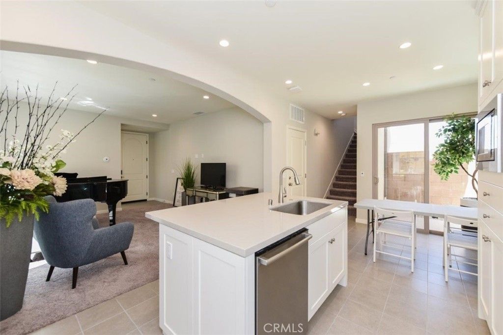 Image 8 of property listing at 161 Elkhorn, Irvine, CA 92618