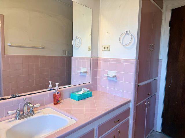 305 W CADDO ST, Austin, TX 78753