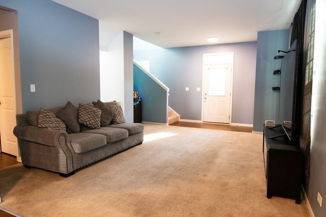 3619 Daisy Lane, Elgin, IL 60124