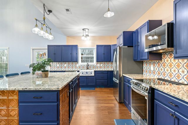 1221 Johnson Branch Rd, Pulaski, TN 38478