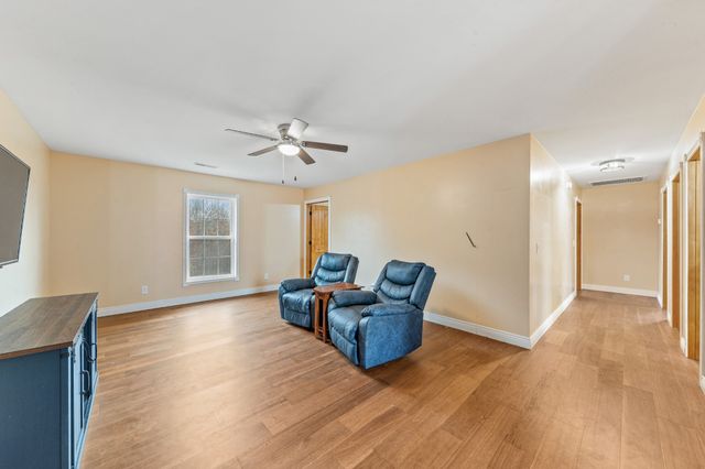 1221 Johnson Branch Rd, Pulaski, TN 38478