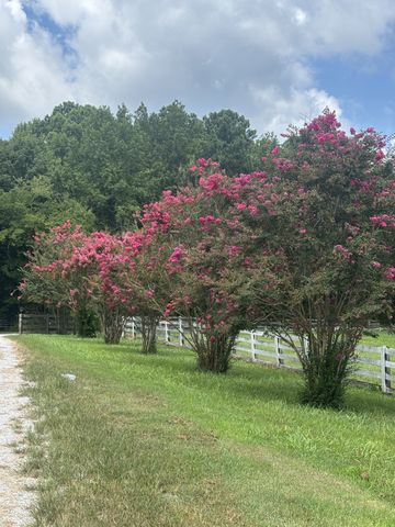 1221 Johnson Branch Rd, Pulaski, TN 38478