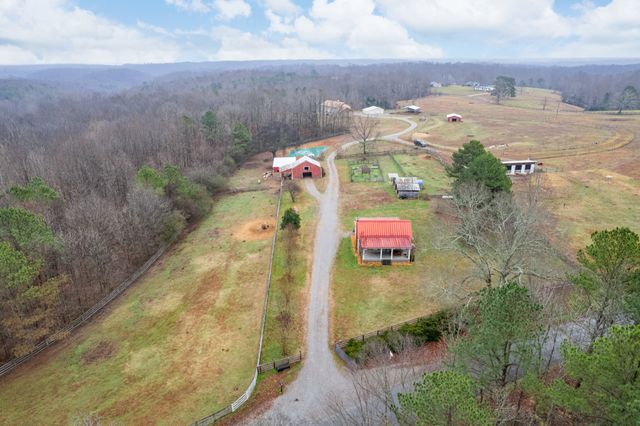 1221 Johnson Branch Rd, Pulaski, TN 38478