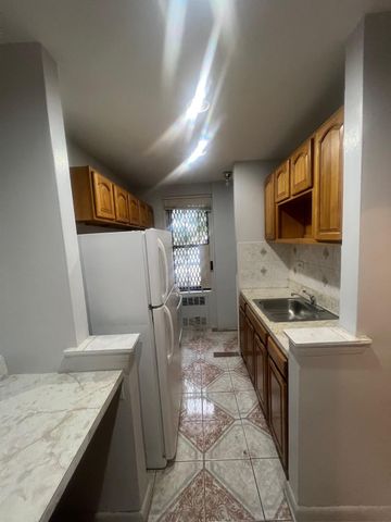 285 E 35 Street 2D, Brooklyn, NY 11203