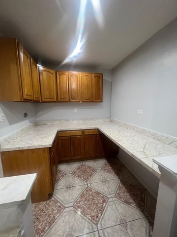 285 E 35 Street 2D, Brooklyn, NY 11203