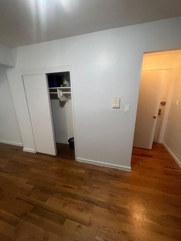 285 E 35 Street 2D, Brooklyn, NY 11203