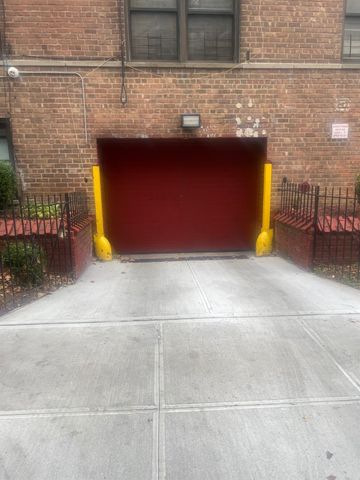 285 E 35 Street 2D, Brooklyn, NY 11203