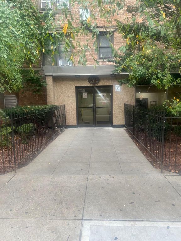 285 E 35 Street 2D, Brooklyn, NY 11203