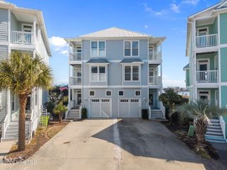 109 Green Turtle Lane, Carolina Beach, NC 28428