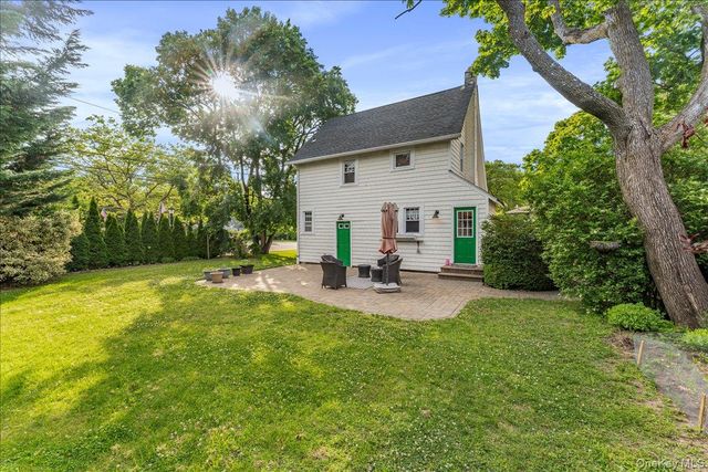 77 Hiawatha Drive, Brightwaters, NY 11718