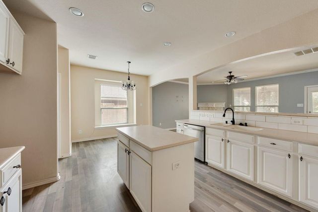 851 Grant Street, Burleson, TX 76028