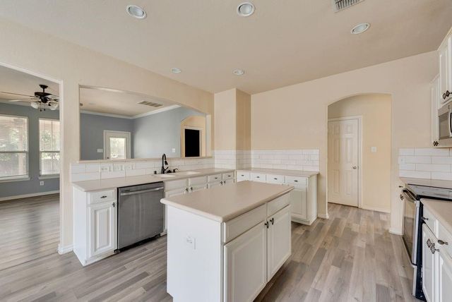 851 Grant Street, Burleson, TX 76028