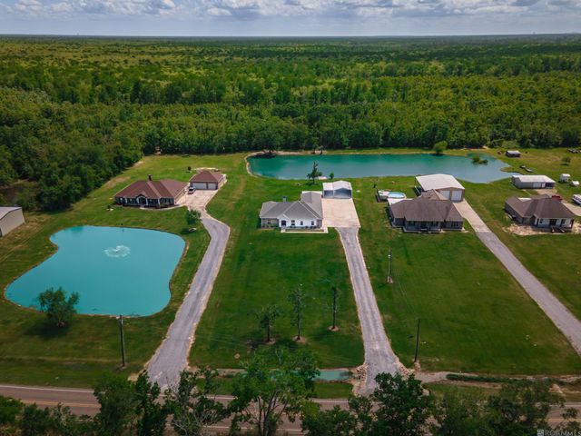 49163 La Hwy 22, St Amant, LA 70774