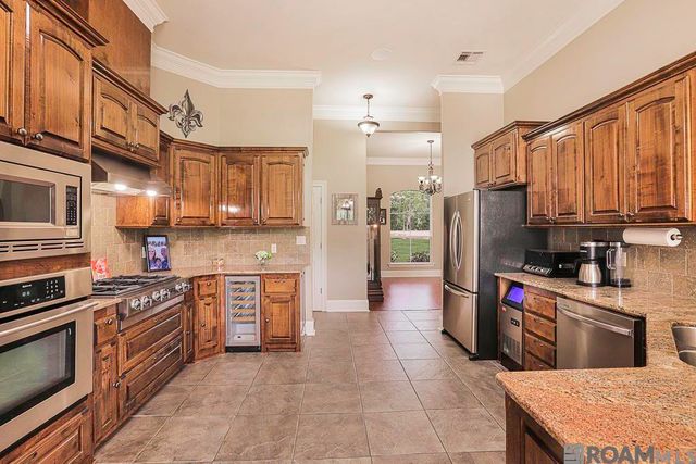 49163 La Hwy 22, St Amant, LA 70774