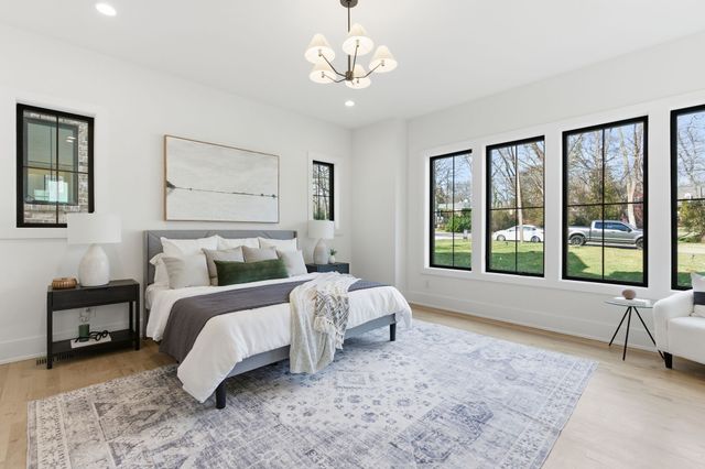 1523 Graybar Ln, Nashville, TN 37215