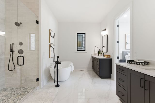 1523 Graybar Ln, Nashville, TN 37215