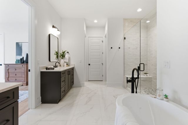 1523 Graybar Ln, Nashville, TN 37215