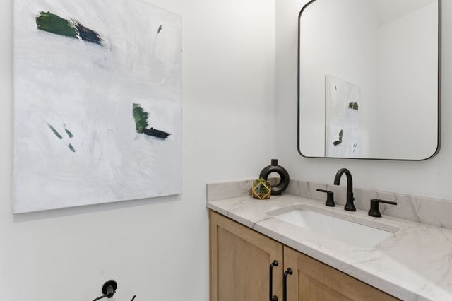 1523 Graybar Ln, Nashville, TN 37215