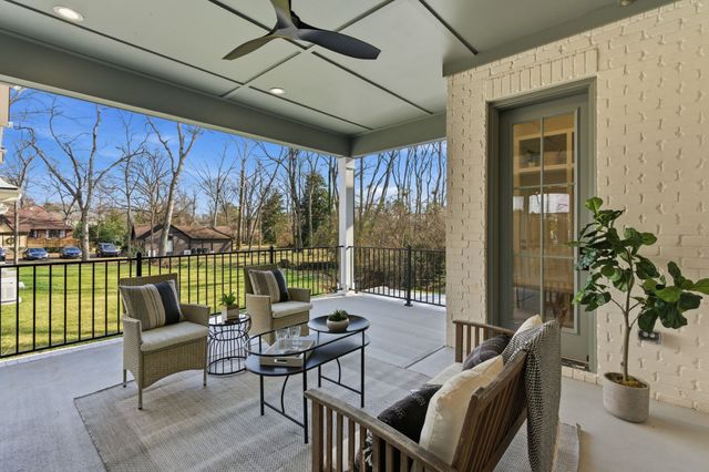 1523 Graybar Ln, Nashville, TN 37215