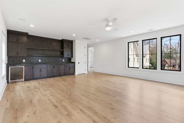 1523 Graybar Ln, Nashville, TN 37215