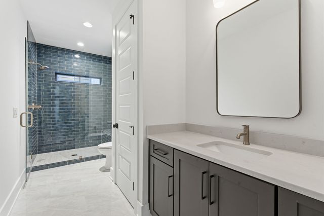 1523 Graybar Ln, Nashville, TN 37215