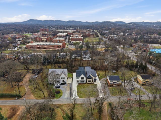 1523 Graybar Ln, Nashville, TN 37215