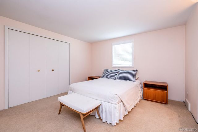 30180 Northgate Drive, Southfield, MI 48076