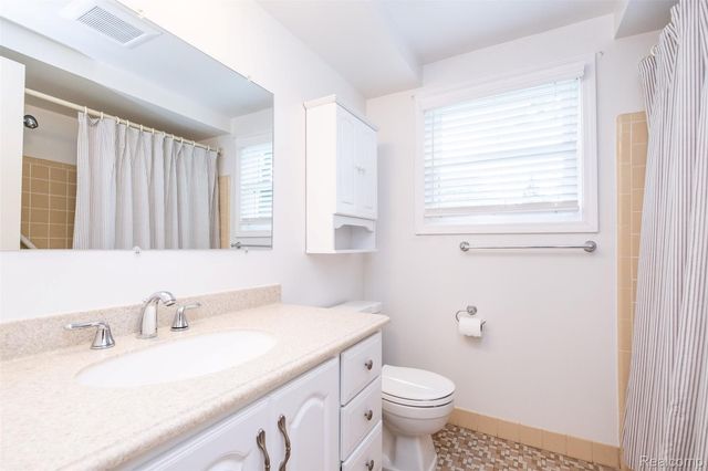 30180 Northgate Drive, Southfield, MI 48076