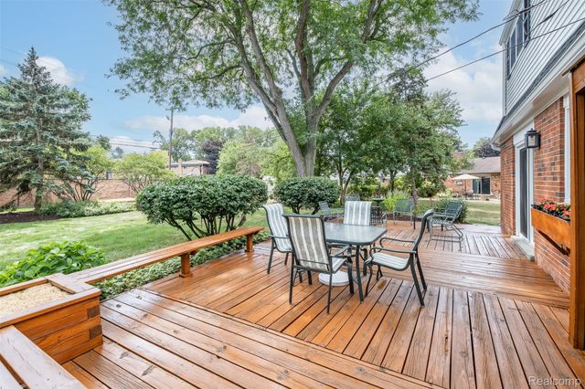 30180 Northgate Drive, Southfield, MI 48076