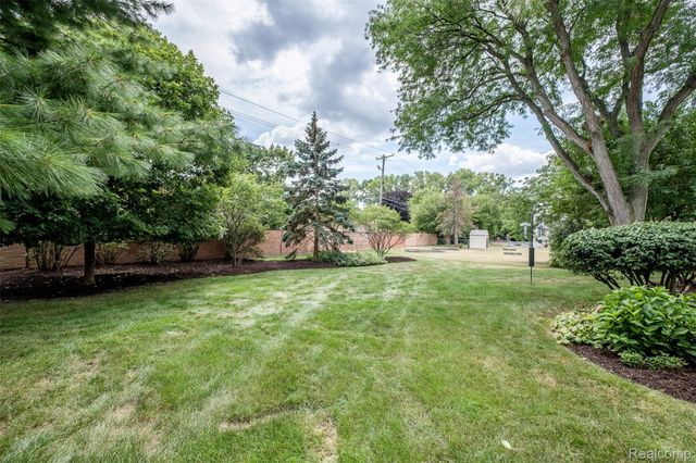 30180 Northgate Drive, Southfield, MI 48076