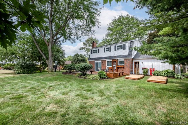 30180 Northgate Drive, Southfield, MI 48076
