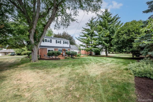 30180 Northgate Drive, Southfield, MI 48076