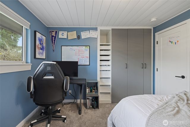 4503 Sunset Drive W, University Place, WA 98466