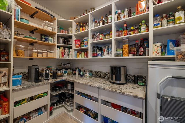 4503 Sunset Drive W, University Place, WA 98466