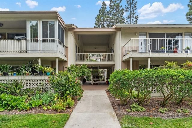 100 Via Estrada O, Laguna Woods, CA 92637