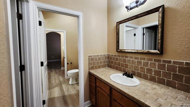26122 Hootananny, San Antonio, TX 78260