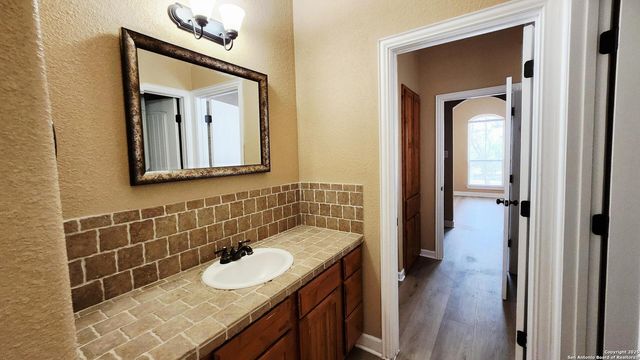 26122 Hootananny, San Antonio, TX 78260