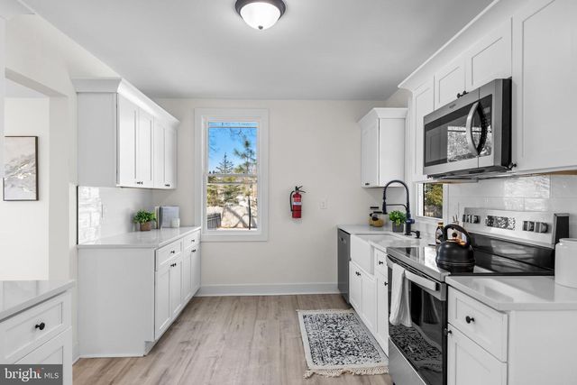 1040 N MAIN ST, Pitman, NJ 08071