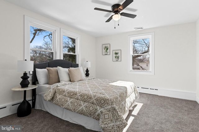 1040 N MAIN ST, Pitman, NJ 08071