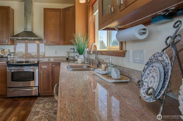 144 Sand Dune Avenue SW, Ocean Shores, WA 98569