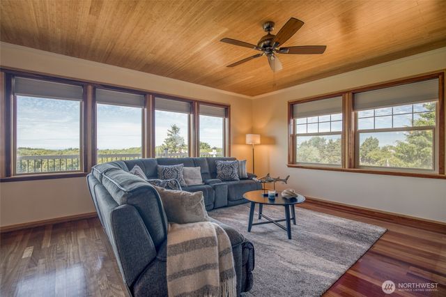 144 Sand Dune Avenue SW, Ocean Shores, WA 98569