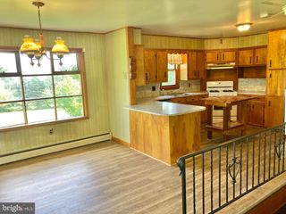 22 KNOLL LN, Newville, PA 17241