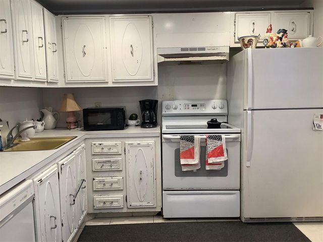 2300 NE 1st Lane 107, Boynton Beach, FL 33435
