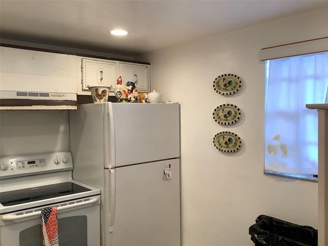 2300 NE 1st Lane 107, Boynton Beach, FL 33435