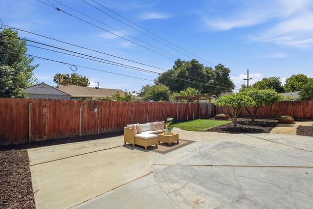 1556 Santa Monica Avenue, San Jose, CA 95118