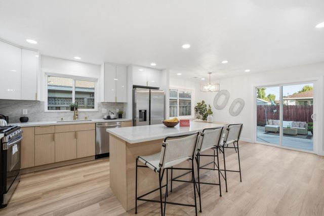 1556 Santa Monica Avenue, San Jose, CA 95118
