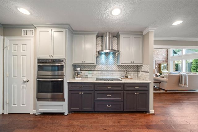 926 Ivy Wall Drive, Houston, TX 77079