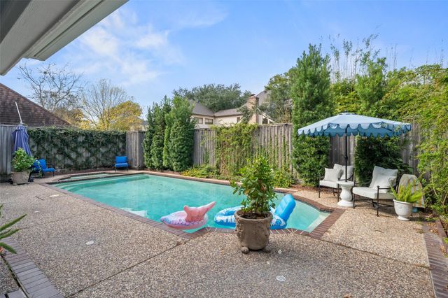 926 Ivy Wall Drive, Houston, TX 77079