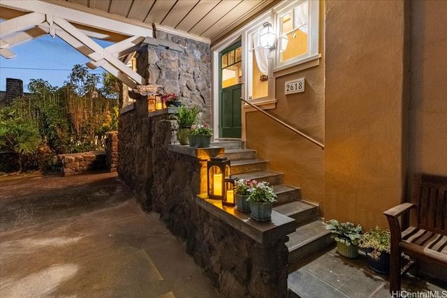 2618 Ferdinand Avenue, Honolulu, HI 96822