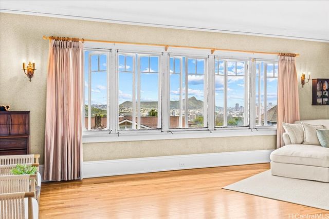 2618 Ferdinand Avenue, Honolulu, HI 96822